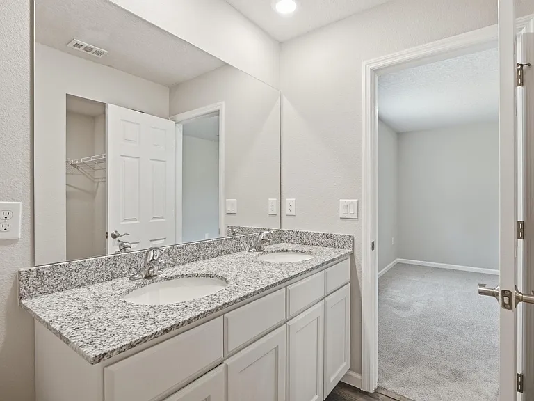 64 Foxhall Ln — Photo 36