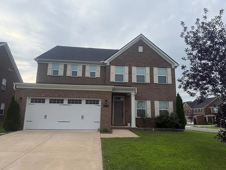 300 Finnegan Ct — Photo 1