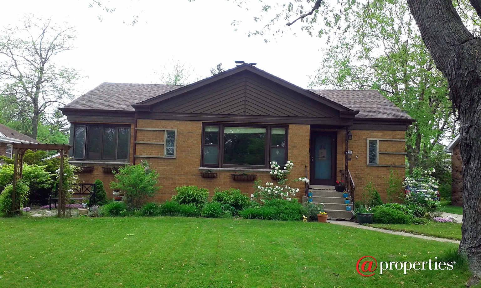 1218 Strieff Ln photo 1