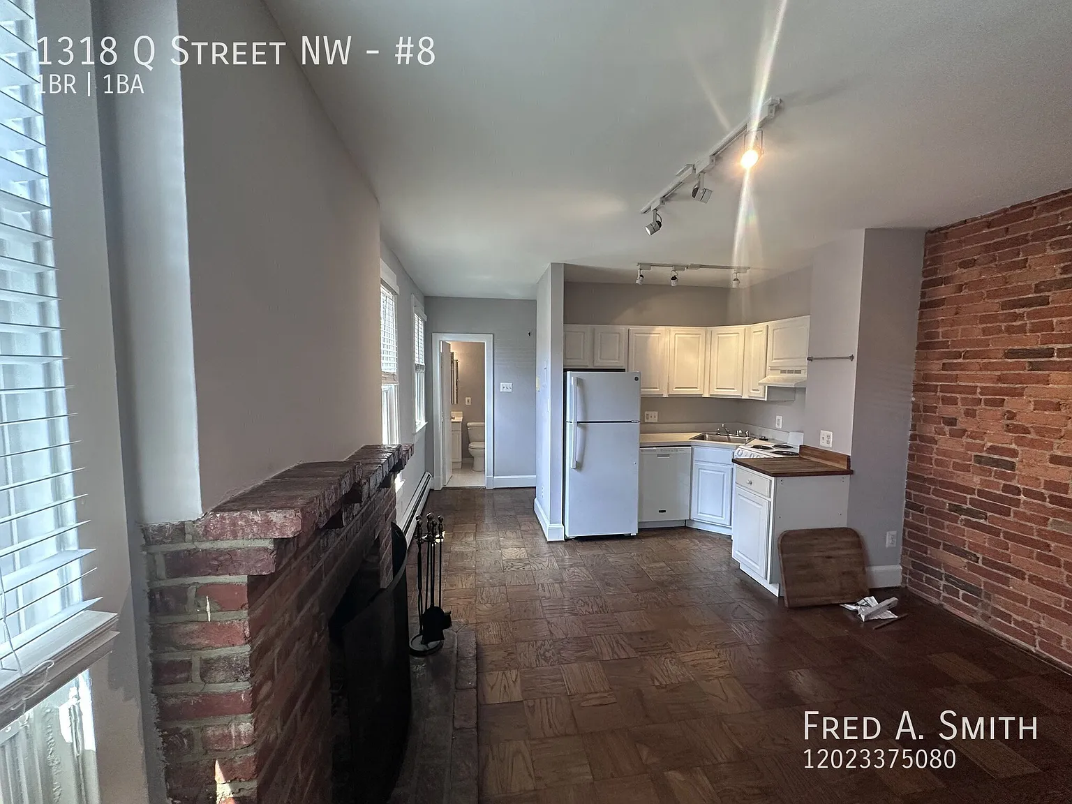One Bedroom Apartment in Logan Circle Available Now — Photo 2