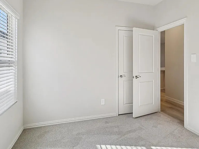 1122 Old Stead Dr — Photo 17