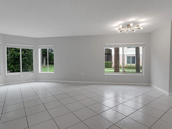 3rd image of 815 W Boynton Beach Blvd APT 8106