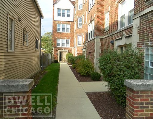 5th image of 2944 N Albany Ave #2946-3E