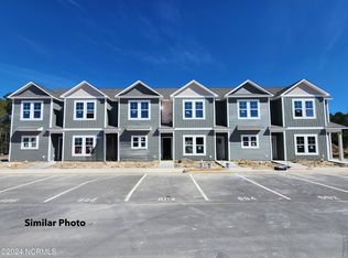 203 Loren Rd, Hubert, NC 28539