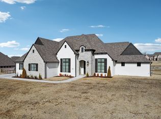 8219 E 106th Pl N, Owasso, OK 74055