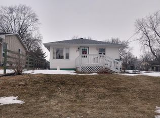 219 Dillaway St, Muscatine, IA 52761