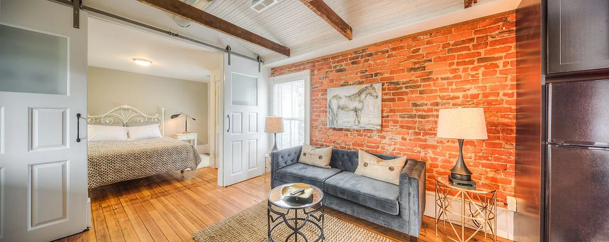 Building Photo - 829 Belmont Ave #5