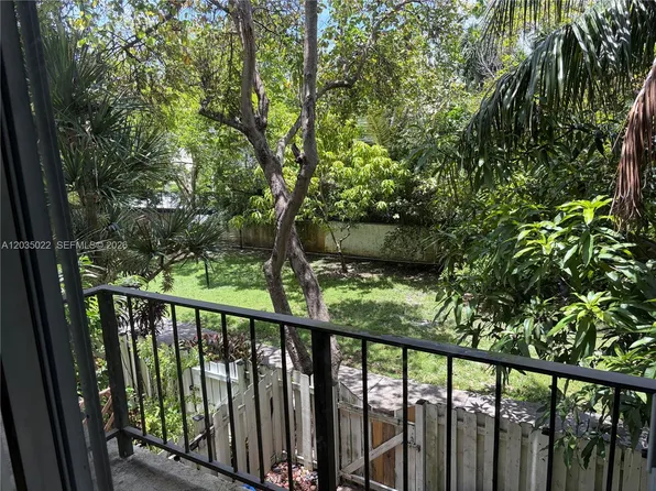 1655 NE 115th St APT 29B, Miami, FL 33181
