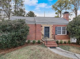 2584 Pineview Dr, Decatur, GA 30030