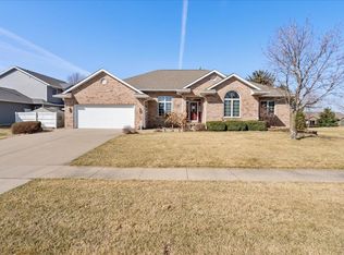 4627 Donald Dr, Cedar Falls, IA 50613