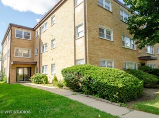 8154 Keating Ave APT 301, Skokie, IL