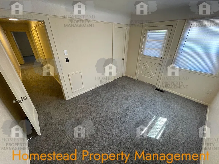 287 SE Ash St — Photo 25