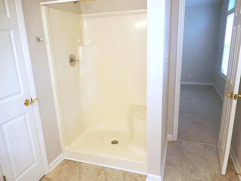 211 Bridgepath Dr — Photo 20