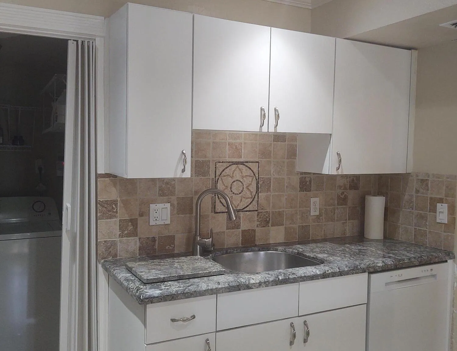 2 bed, 2.0 bath, 1054 sqft, $2,400 — Photo 3