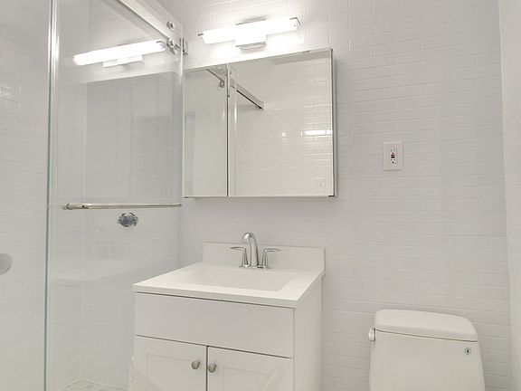 5th image of 3615 Oxford Ave APT 14