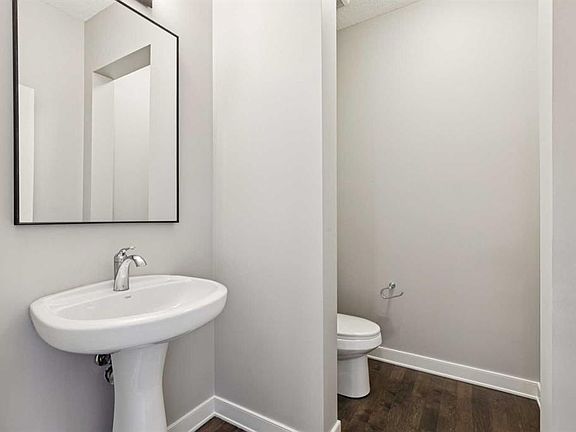 4th image of 109 E Mahogany Pl SE