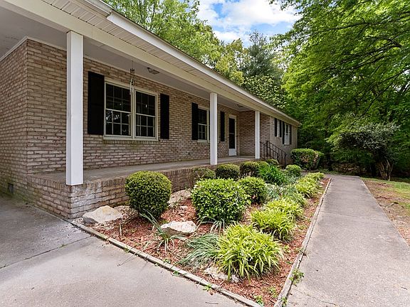 3rd image of 2943 Essex Mill Rd