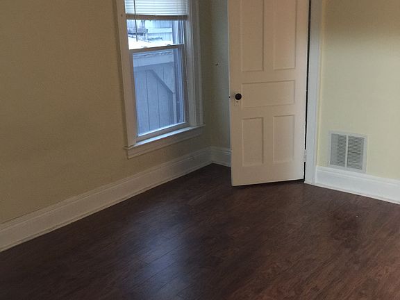 5th image of 227 Norwood Ave Lowr #