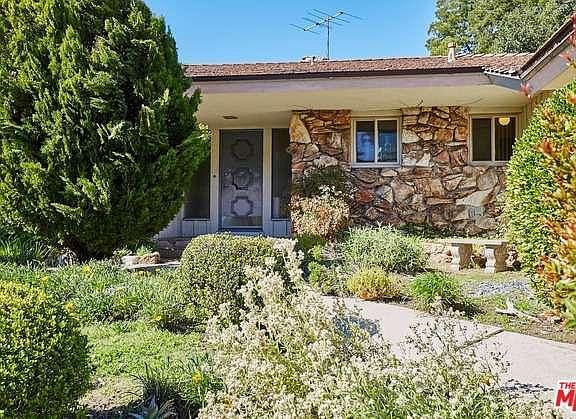 2nd image of 7547 Lolina Ln