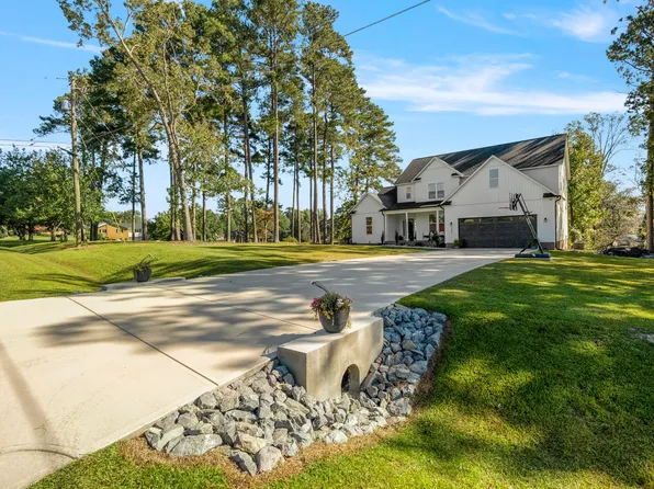 3201 Hillandale Dr, Sanford, NC 27332