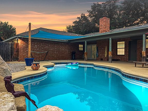 3rd image of 3413 Shadyhill Dr