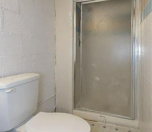 3rd image of 1180 Gladys Ave