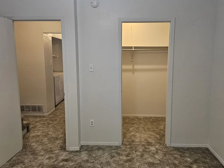 872 Russell St — Photo 13