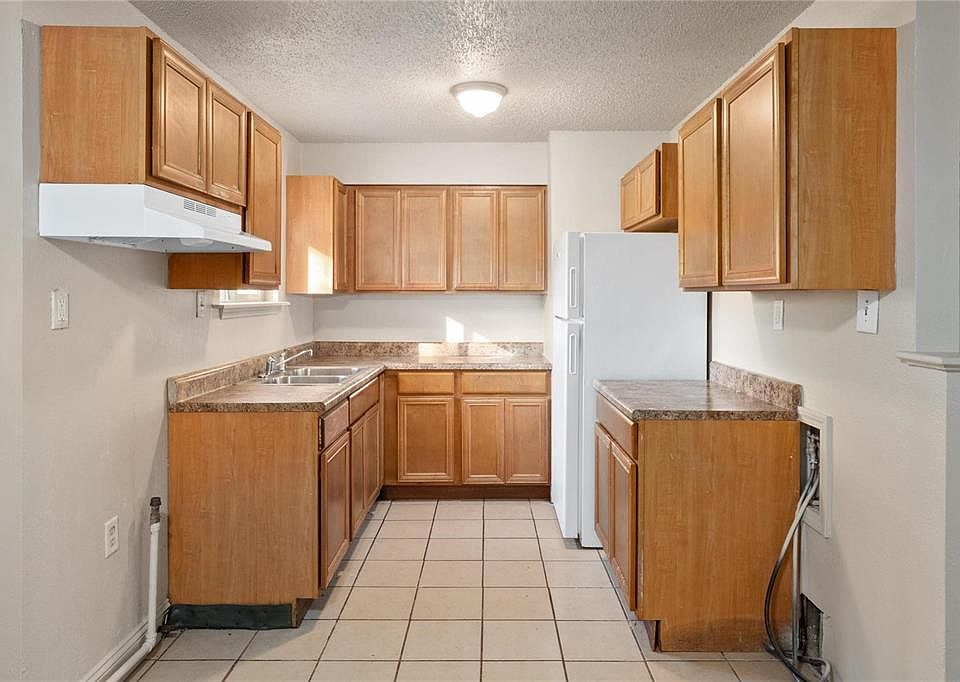 1st image of 17 Brightwell Ct
