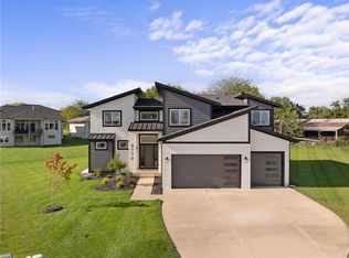 8990 Shady Bend Rd, Lenexa, KS 66227