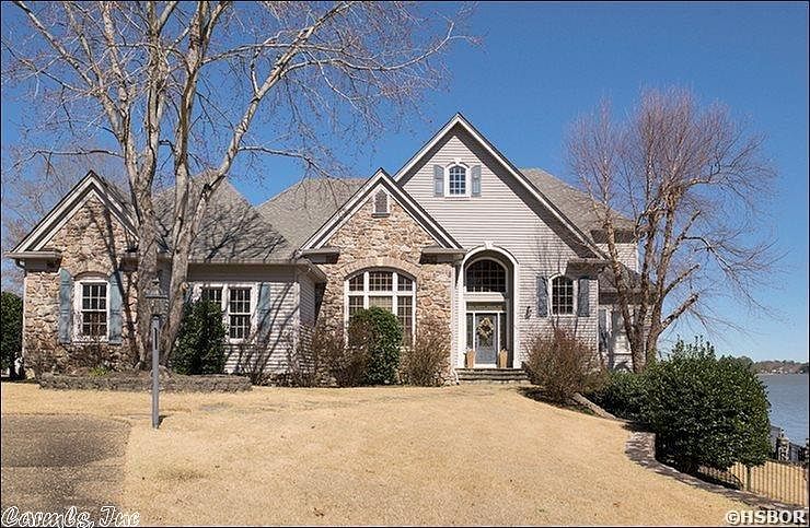 1st image of 156 Blue Heron Dr