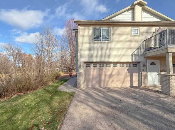 1007 Mallard Way, Marinette, WI 54143