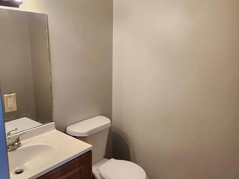 1017 Inverness Rd — Photo 2