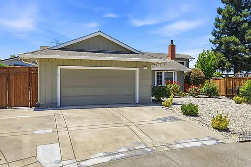 325 Goshen Ct Photo 1