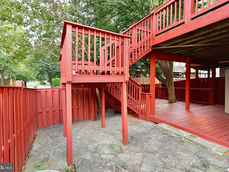 6633 Creek Point Way — Photo 37