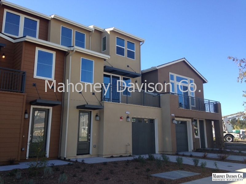 1st image of 517 Jade St
