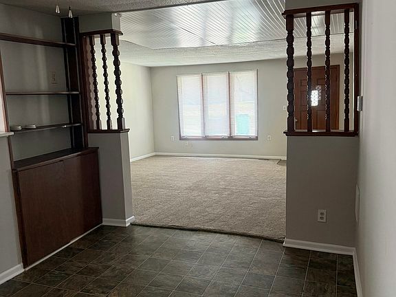 3rd image of 409 E 9th St #A