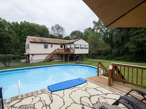 53 Meadowland Drive