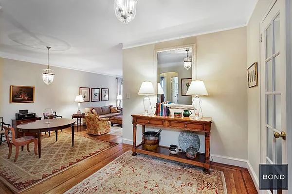 Sold by Bond New York | media 9