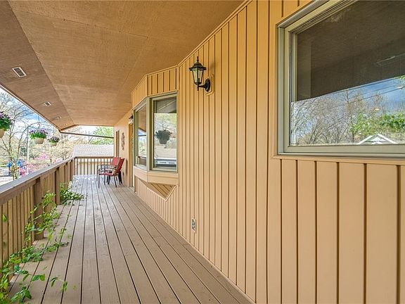3rd image of 12 Tavistock Dr