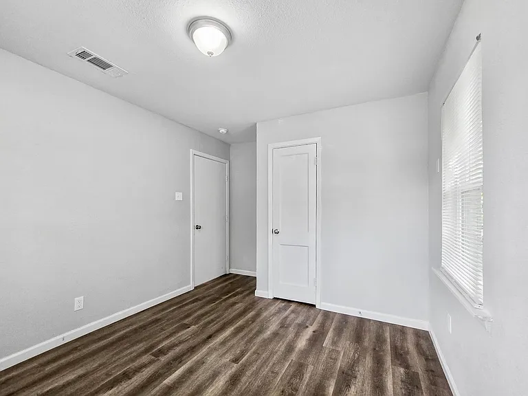 2035 San Francisco Dr — Photo 10