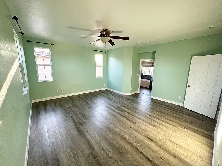 1421 Croydon Ct — Photo 11