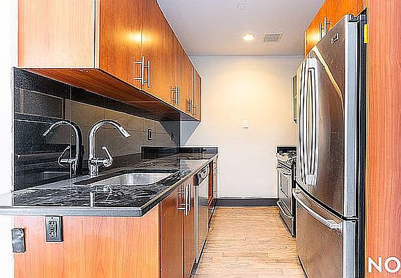 3rd image of 756 Myrtle Ave #4P