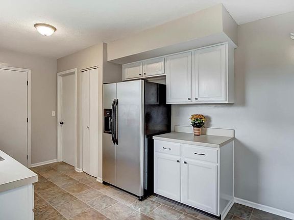 3rd image of 4387 Grays Market Dr