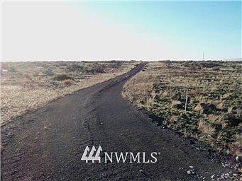 5th image of 11377 A Road NW