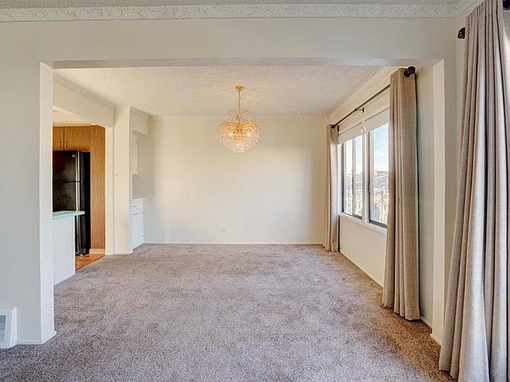 4th image of 250 Valley St