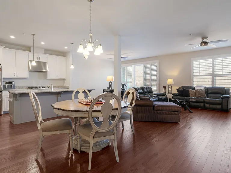 44 Hunters Ln — Photo 4