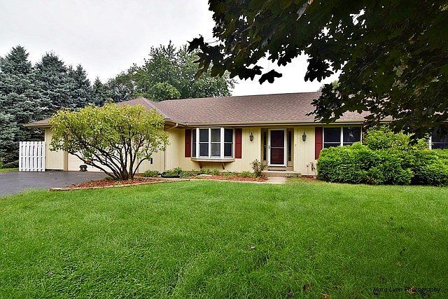 1st image of 38W138 Hickory Ct