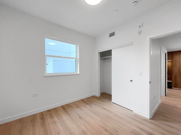 2 bedroom rental in Vancouver — photo 19
