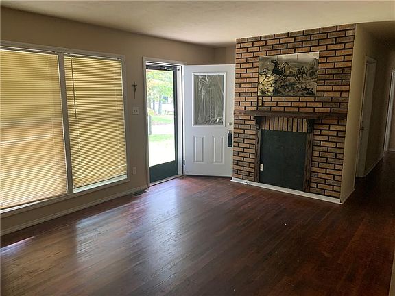 4th image of 744 Kennesaw Dr