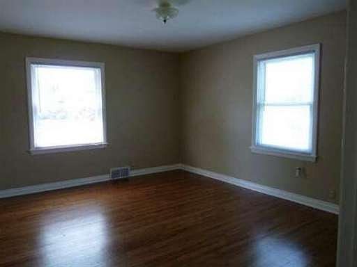 4th image of 22471 Saint Clair Dr
